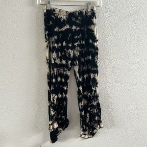 Soft cropped tie dye pants
